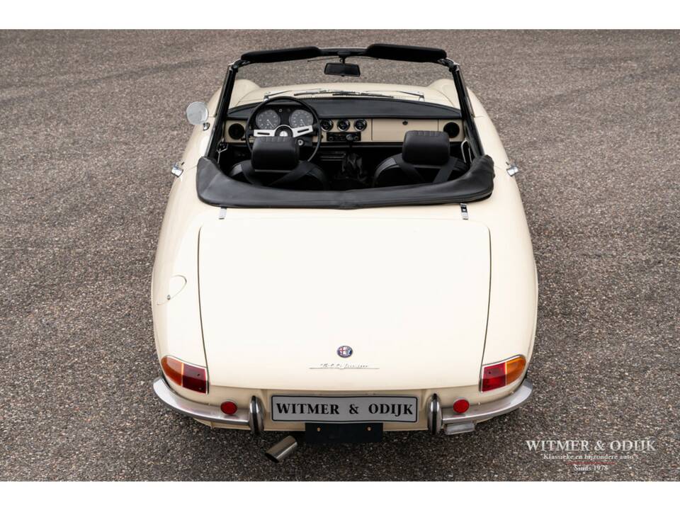Image 16/24 de Alfa Romeo 1300 Spider Junior (1969)