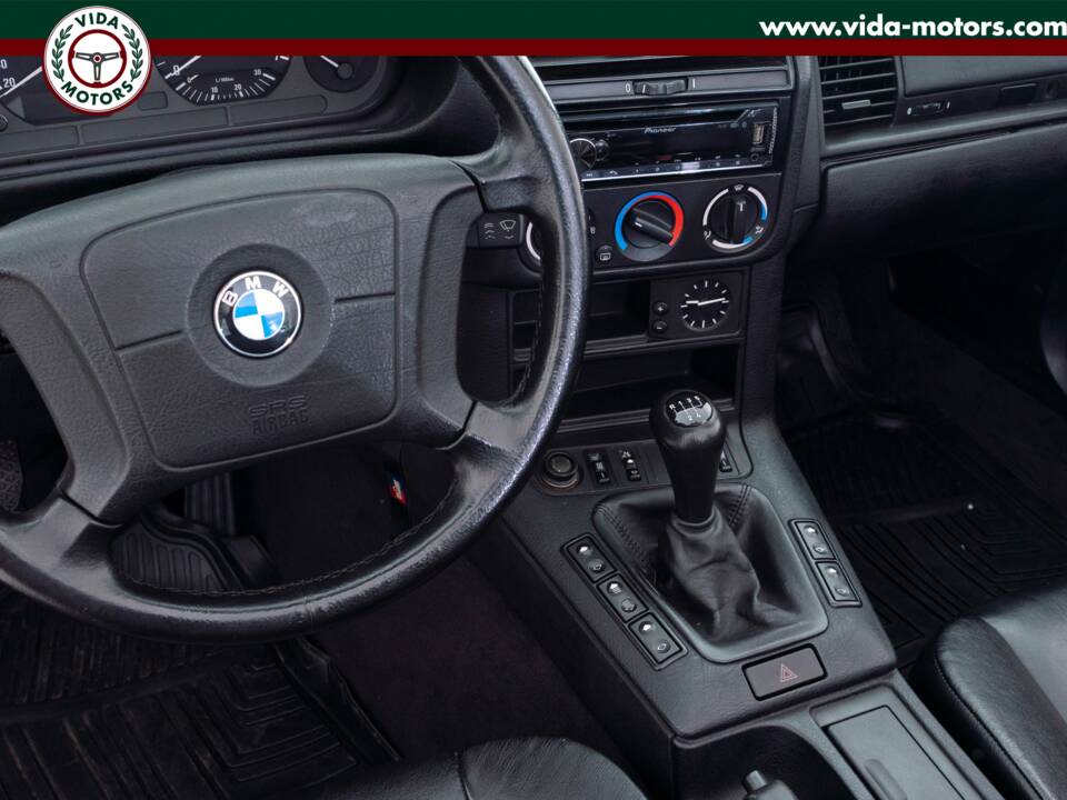 Immagine 13/17 di BMW 318i (1996)