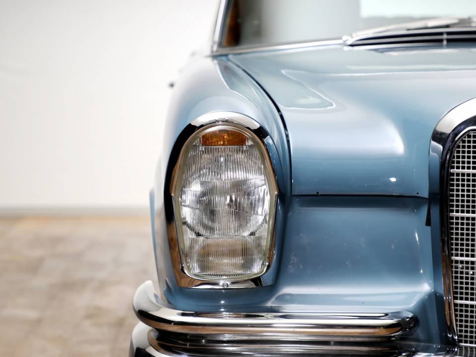 Bild 25/35 von Mercedes-Benz 230 S Universal (1968)