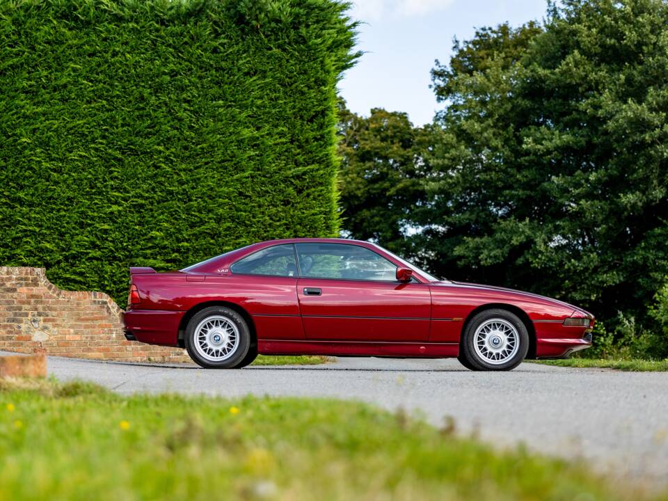 Image 32/45 de BMW 850i (1991)