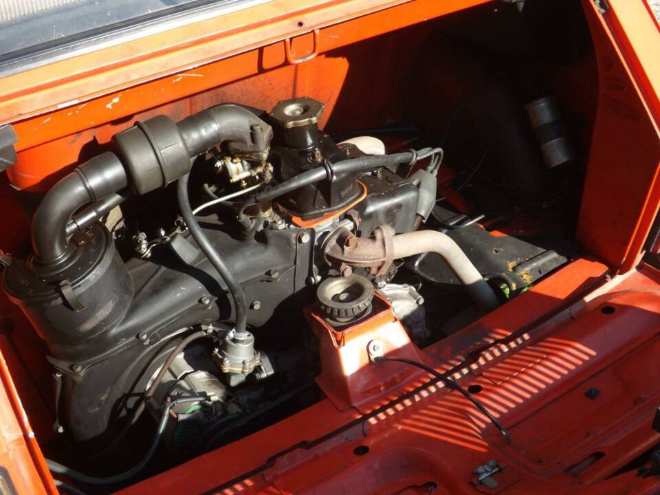 Image 37/50 de Polski FIAT 126p (1981)