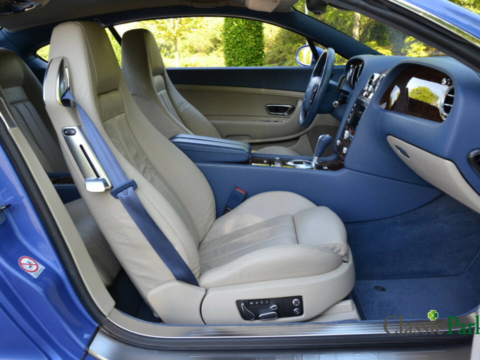 Image 22/50 of Bentley Continental GT (2005)
