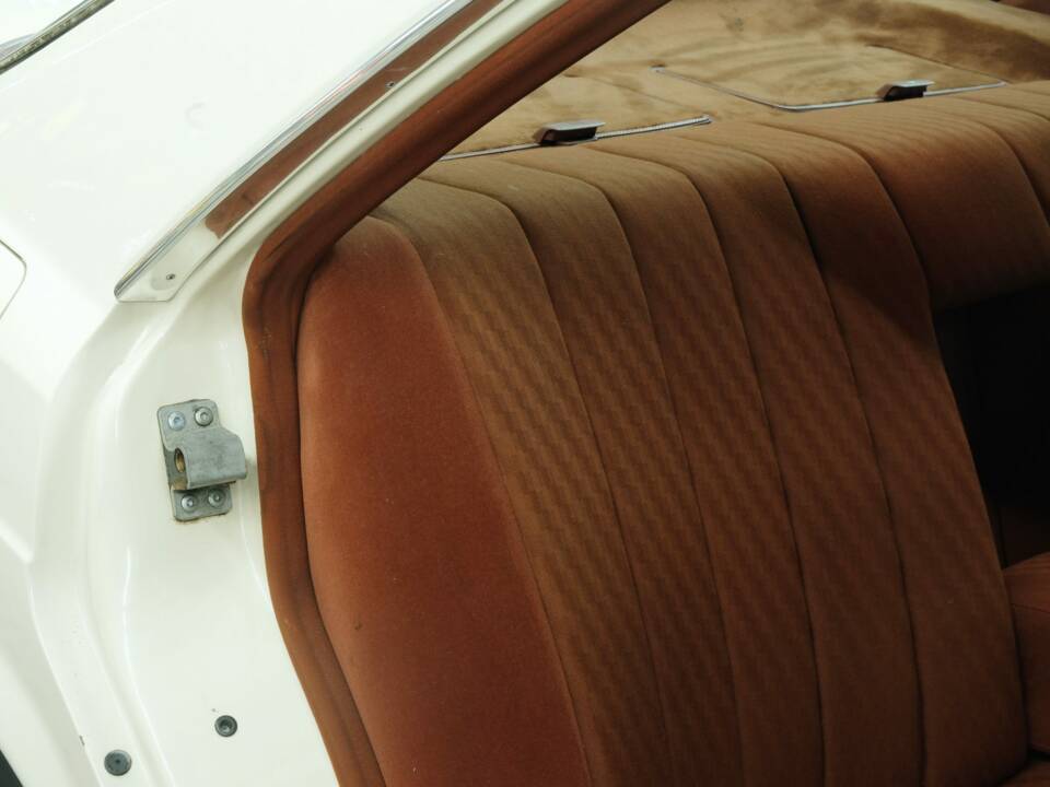 Bild 30/50 von Mercedes-Benz 380 SE (1980)