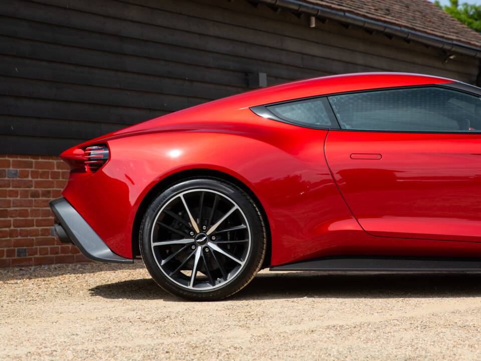 Image 48/80 of Aston Martin Vanquish Zagato (2017)