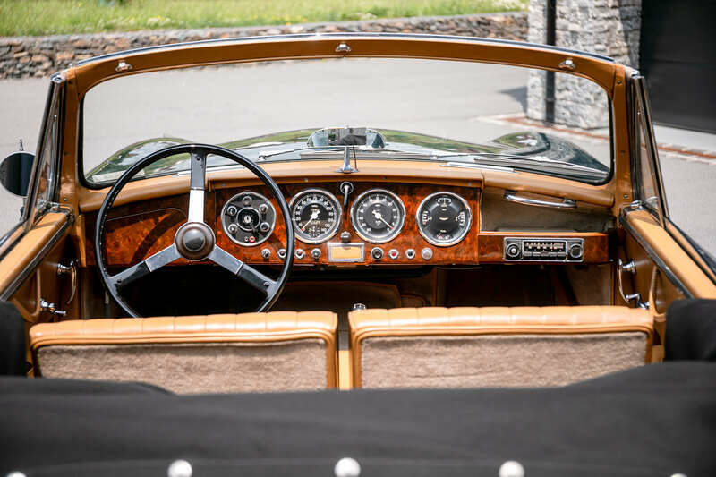 Image 39/50 of Aston Martin DB 2&#x2F;4 Mk I DHC (1954)