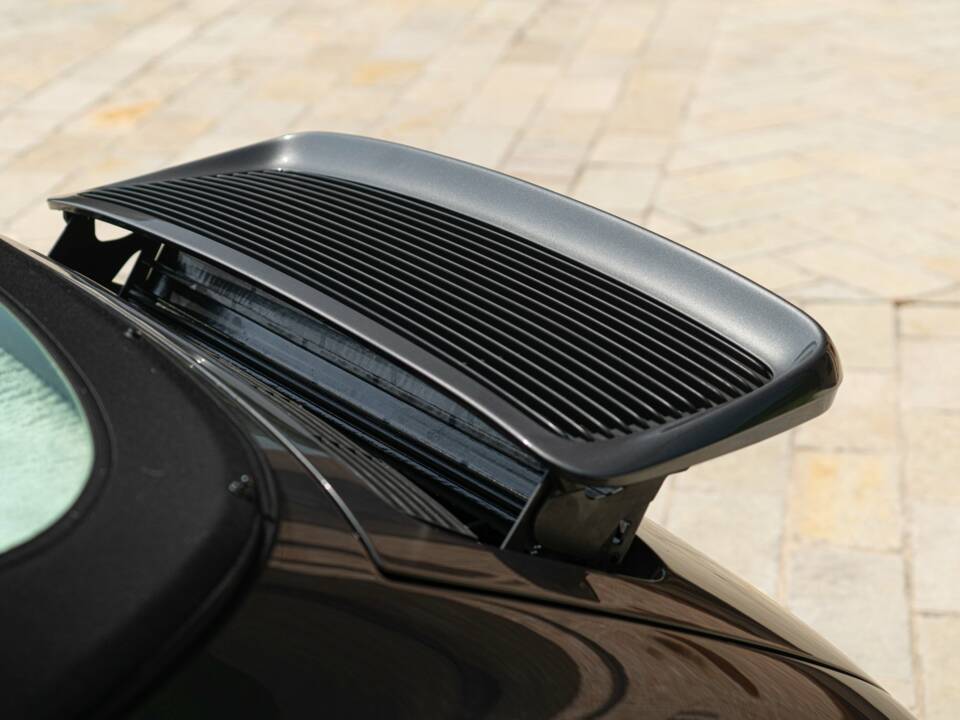Immagine 23/50 di Porsche 911 Carrera 4 (1990)