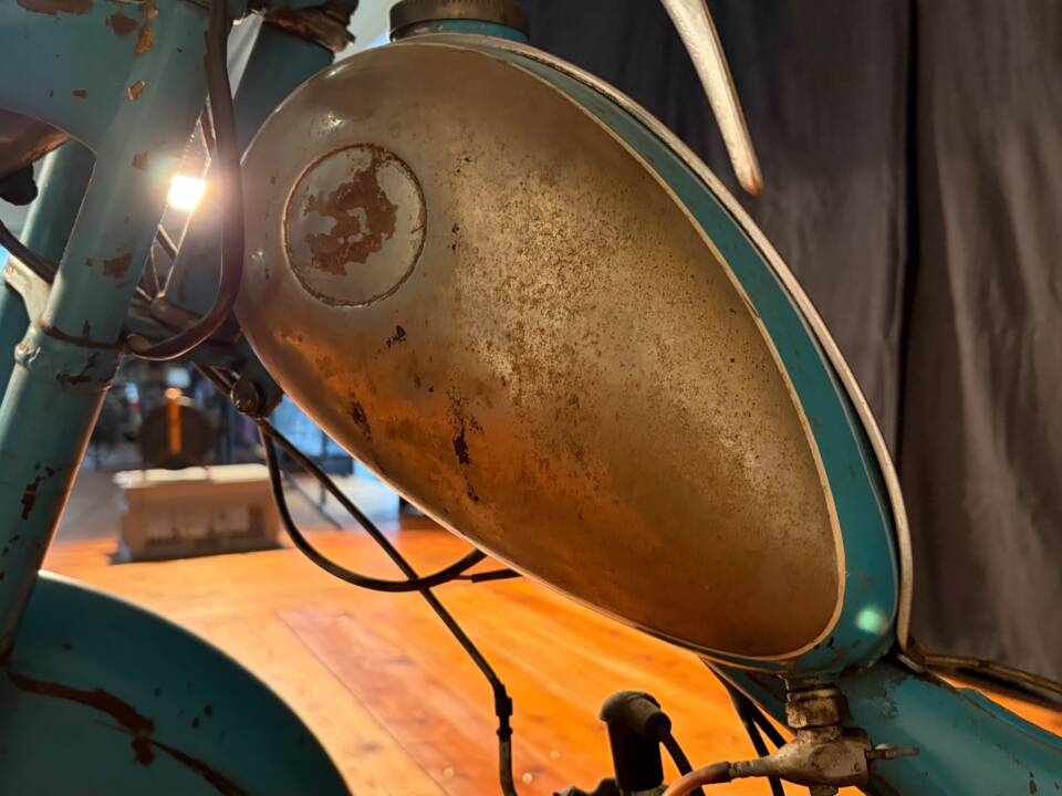 Image 9/17 of HMW 50 (1960)