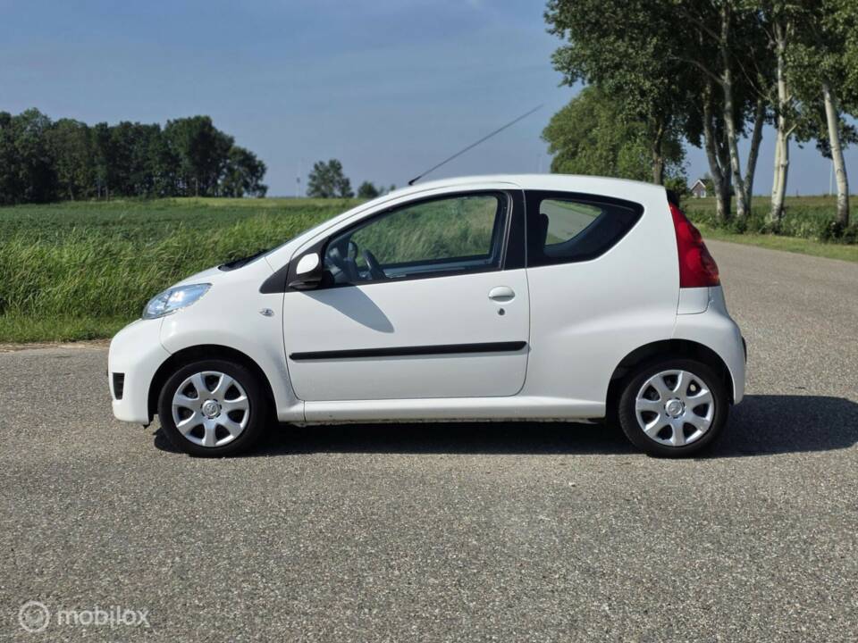 Image 3/32 of Peugeot 107 (2009)