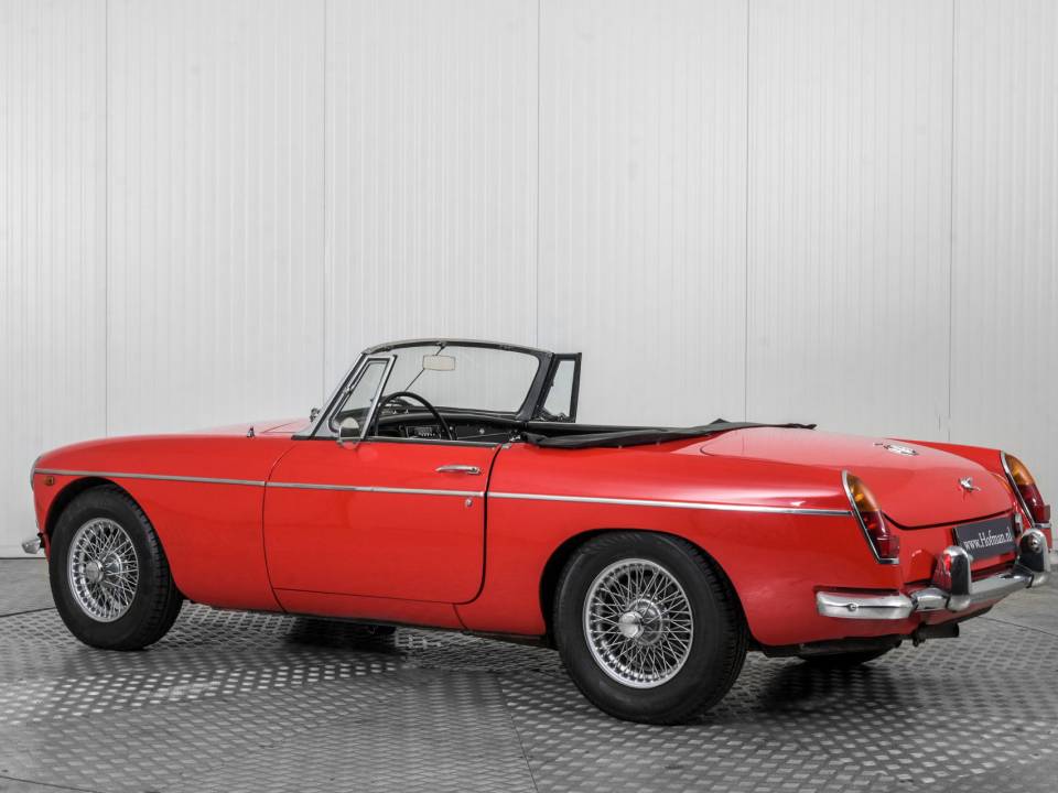 Image 6/50 de MG MGB (1965)