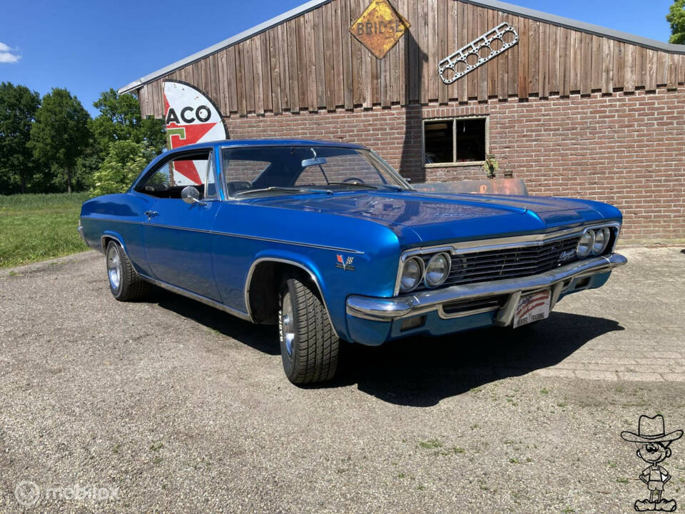 Image 2/45 of Chevrolet Impala Sport Coupe (1967)