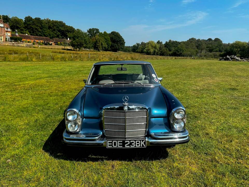 Image 19/57 de Mercedes-Benz 280 SE 3,5 (1972)