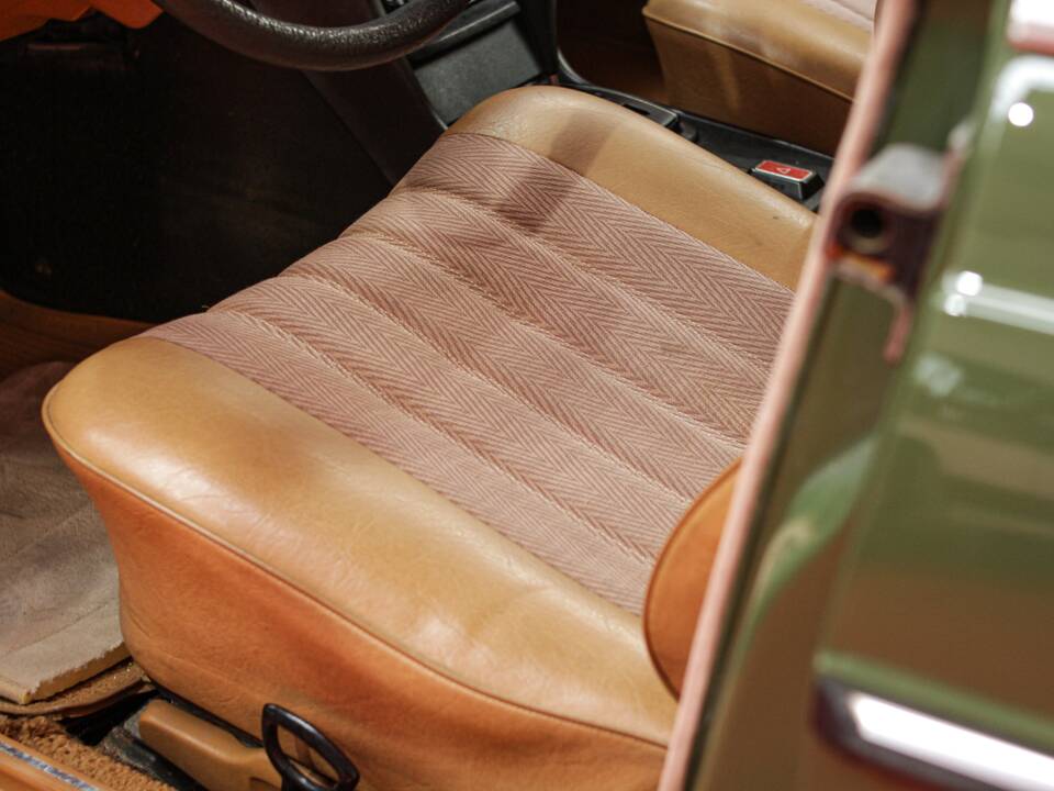 Bild 19/54 von Mercedes-Benz 250 T (1979)