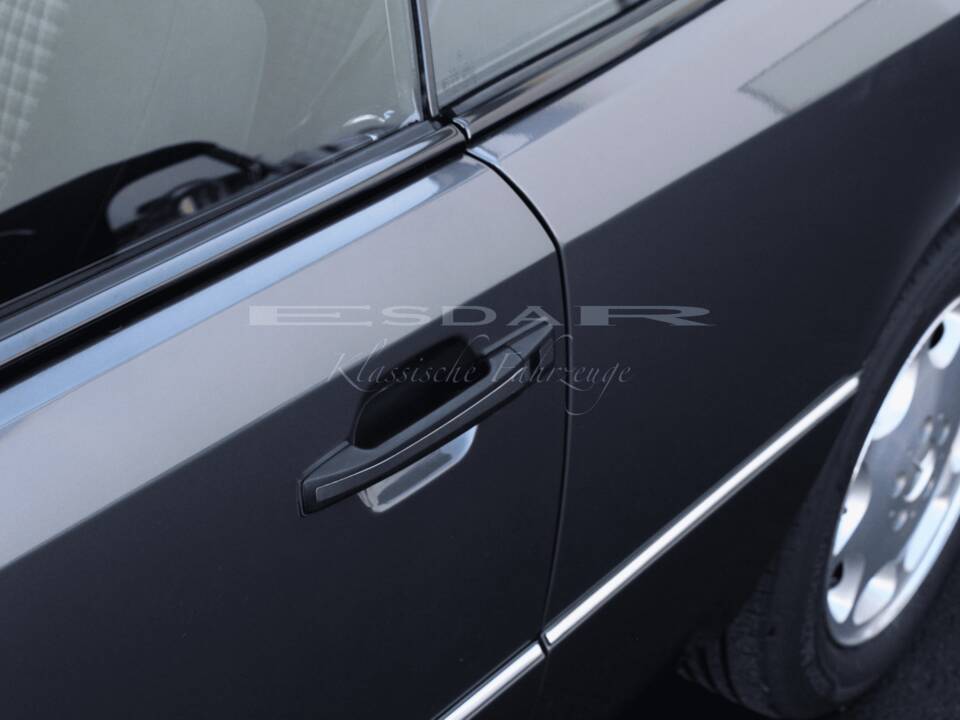 Bild 13/31 von Mercedes-Benz E 200 (1996)