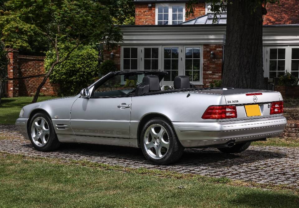 Image 9/37 of Mercedes-Benz SL 320 (2000)