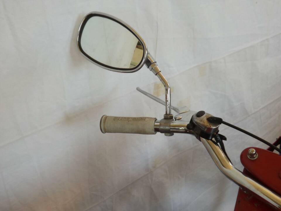 Image 23/44 of Moto Guzzi Cardellino 75 (1957)
