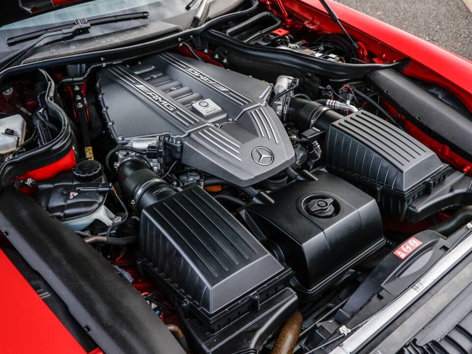 Image 31/40 of Mercedes-Benz SLS AMG Roadster (2011)