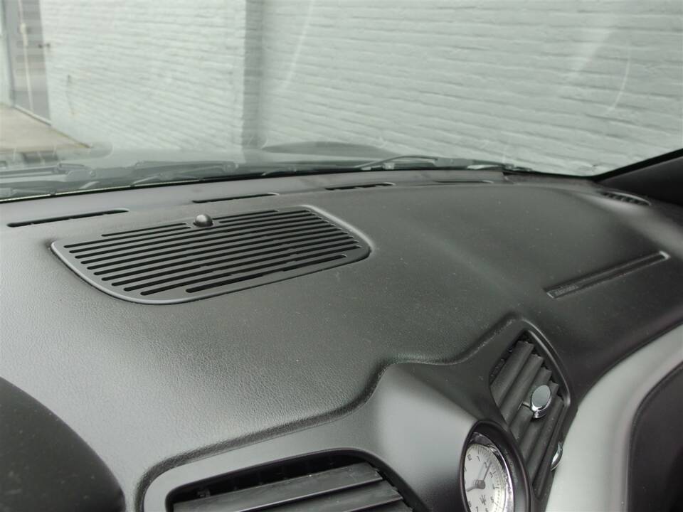 Immagine 39/93 di Maserati GranCabrio 4.7 (2010)