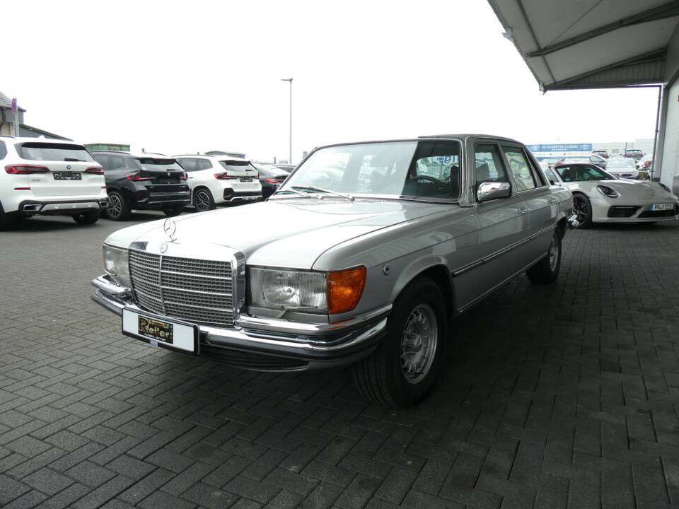 Image 3/28 de Mercedes-Benz 350 SEL (1978)