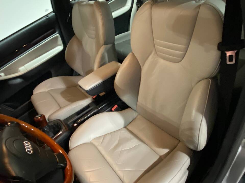 Bild 28/64 von Audi S4 Avant (2000)