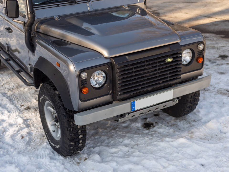 Image 8/98 of Land Rover Defender 130 Double Cab (2008)