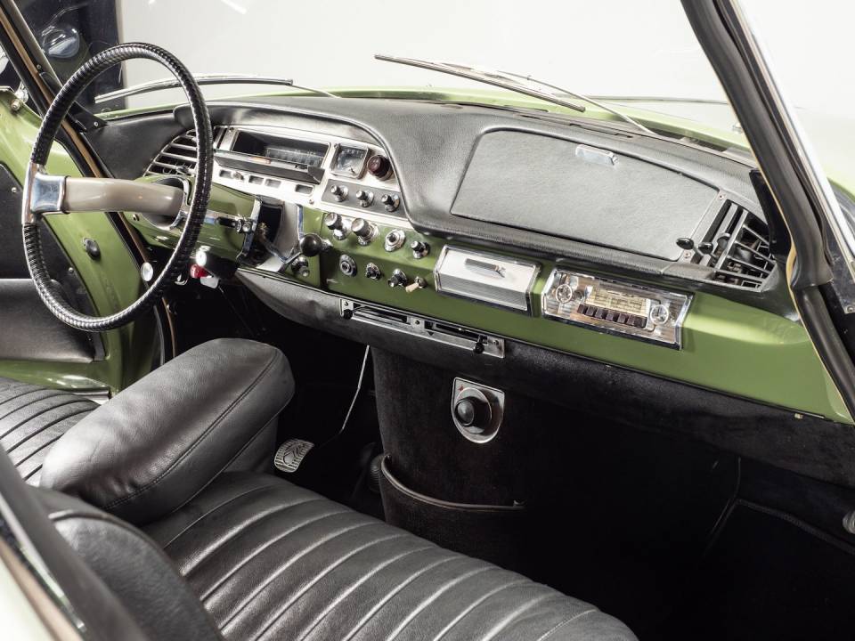 Bild 19/59 von Citroën DS 21 Le Dandy (1965)