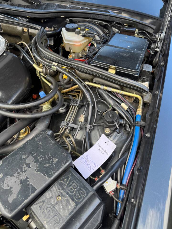 Image 14/26 of Mercedes-Benz 560 SEC (1990)
