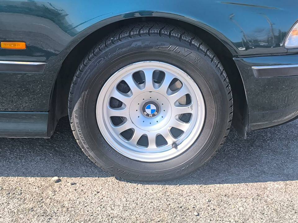 Image 16/42 of BMW 520i (1998)