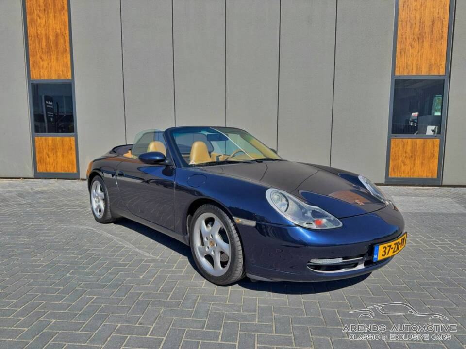 Bild 1/14 von Porsche 911 Carrera 4 (2001)