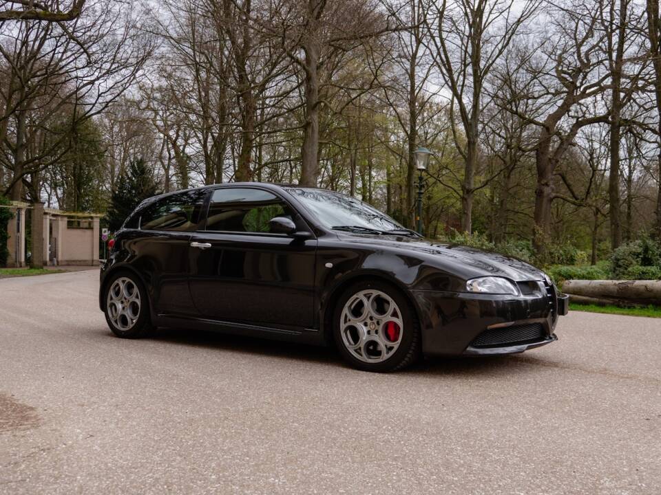 Image 9/60 of Alfa Romeo 147 3.2 GTA (2003)