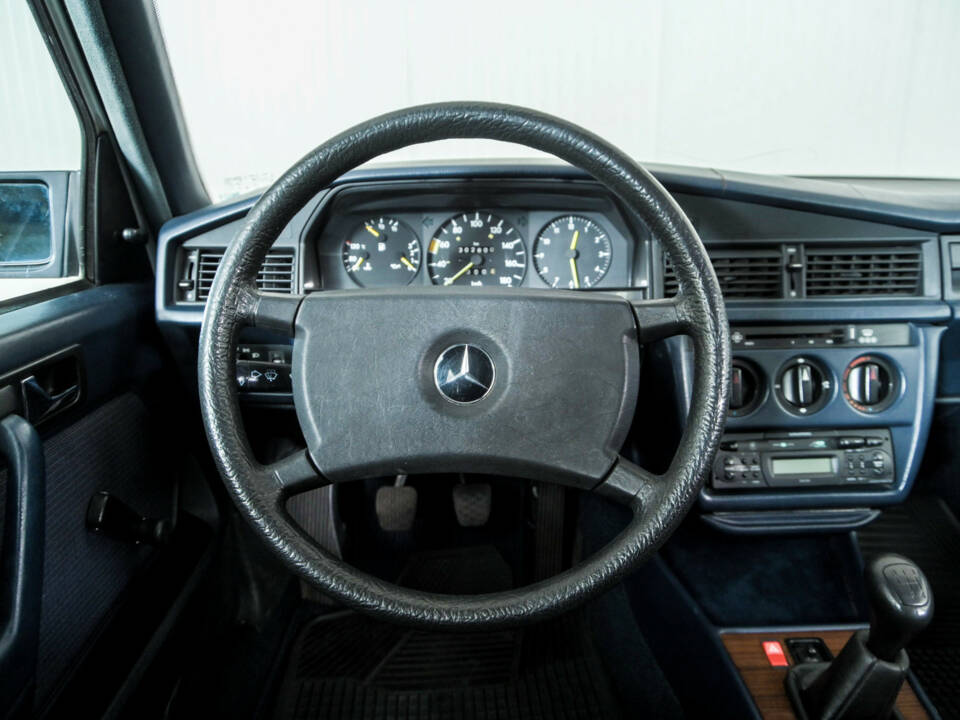 Immagine 8/50 di Mercedes-Benz 190 D (1985)