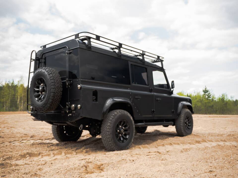 Image 18/41 of Land Rover Defender 110 (1992)