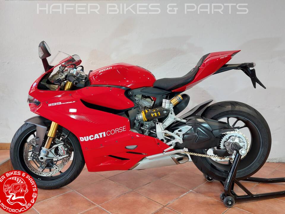 Image 9/30 of Ducati DUMMY (2012)