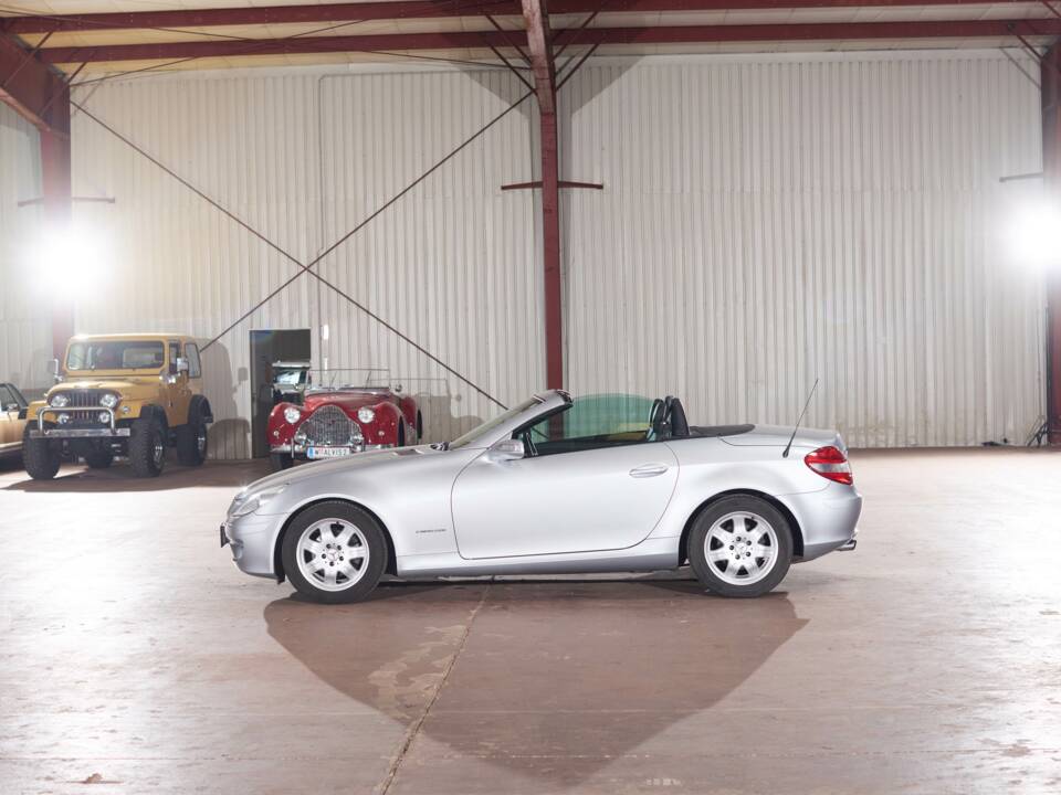 Image 2/32 of Mercedes-Benz SLK 200 Kompressor (2004)