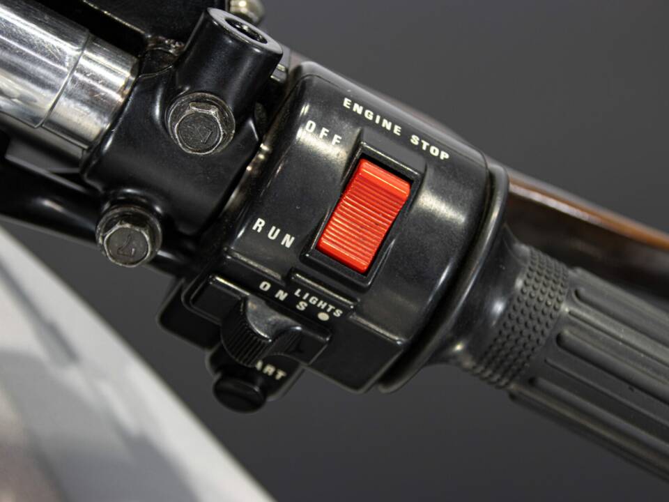 Bild 45/50 von Suzuki GSX 750S Katana (1982)
