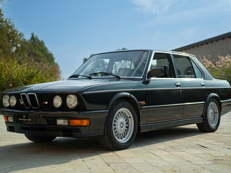 Immagine 9/50 di BMW M 535i (1985)