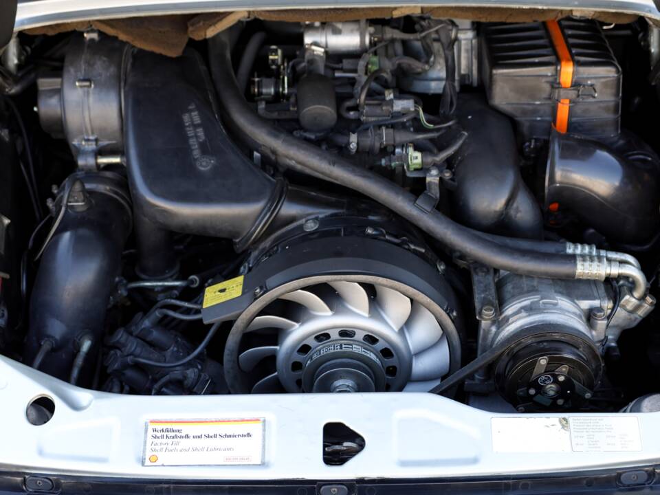Image 26/46 of Porsche 911 Carrera 2 (1991)