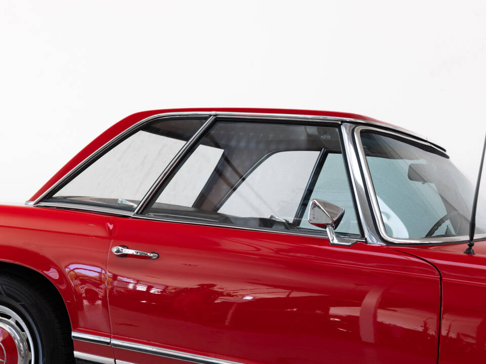Image 25/30 of Mercedes-Benz 280 SL (1968)