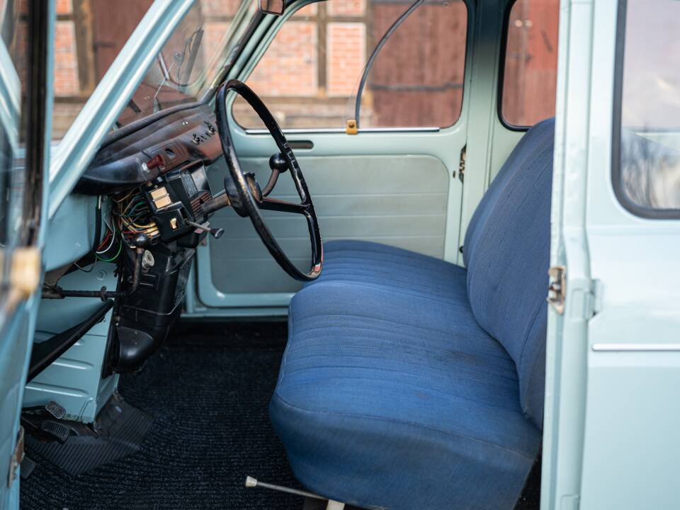 Image 27/66 of Renault R 4 Super (1962)