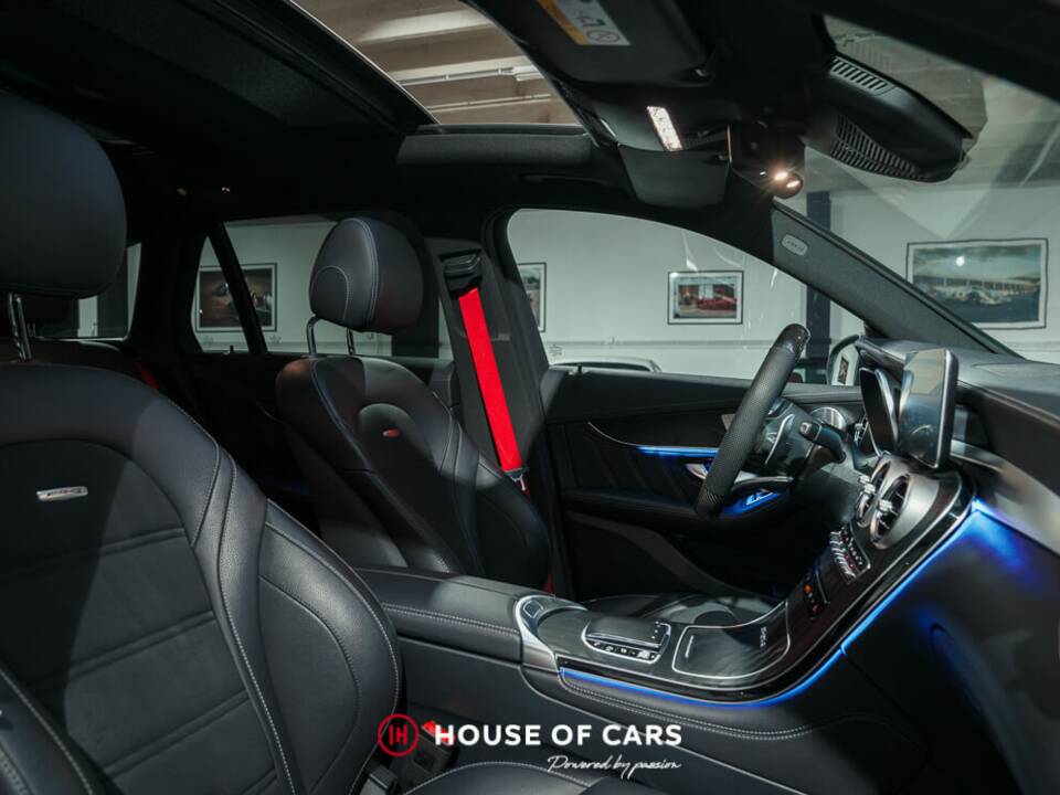 Image 17/23 of Mercedes-Benz GLC 63 S AMG 4MATIC+ (2020)