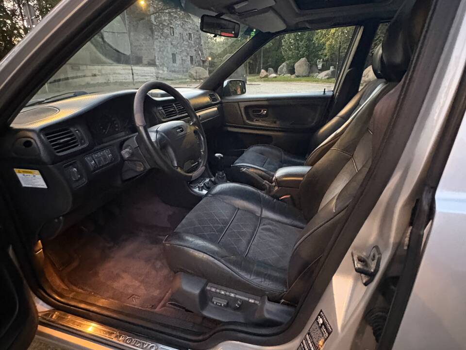 Bild 13/34 von Volvo V70 R AWD (1998)