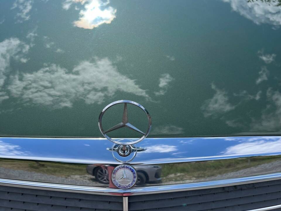 Image 14/18 of Mercedes-Benz 190 D 2.5 (1986)