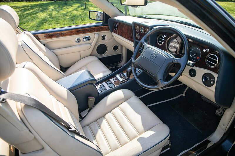 Image 2/50 of Bentley Azure Mulliner (1996)