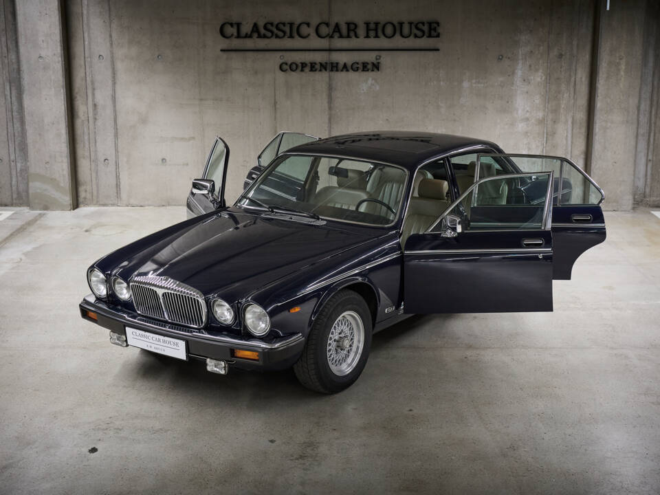 Bild 92/97 von Daimler Double Six (1994)