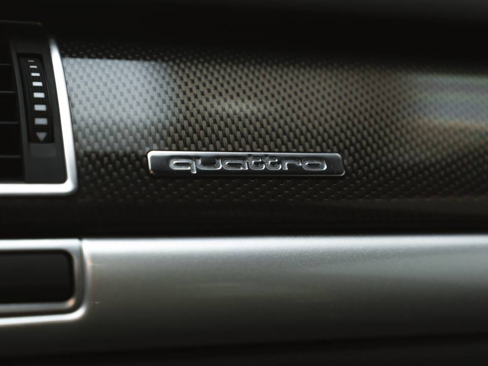 Image 33/41 de Audi S8 V10 (2009)