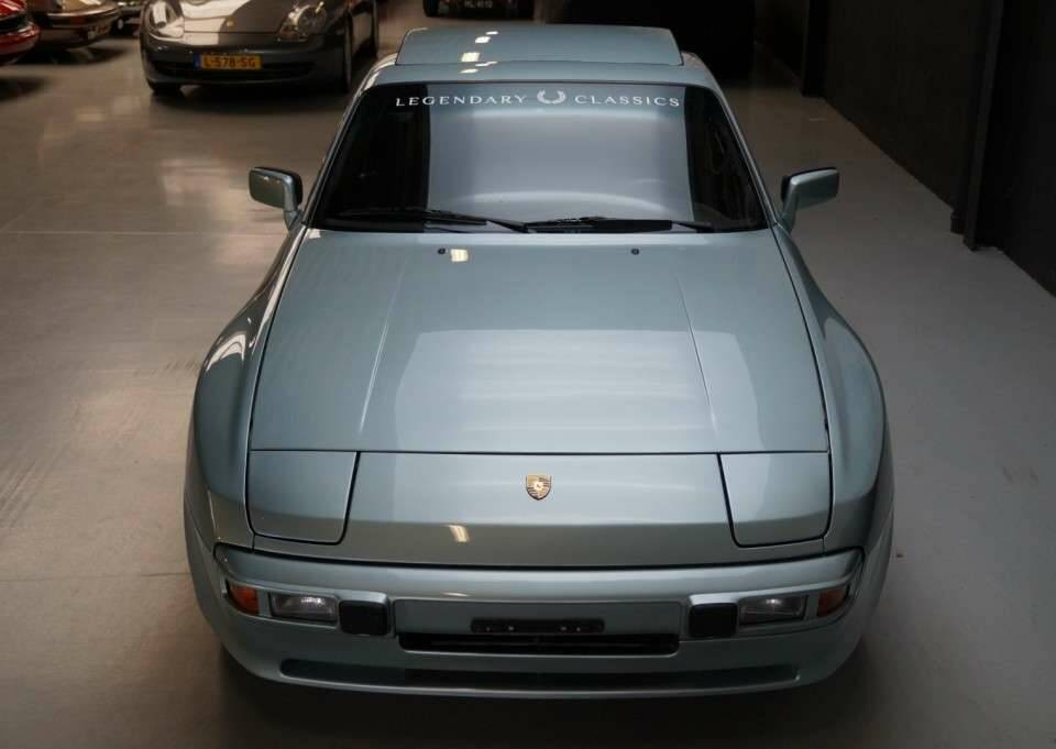 Image 22/50 de Porsche 944 Turbo (1986)