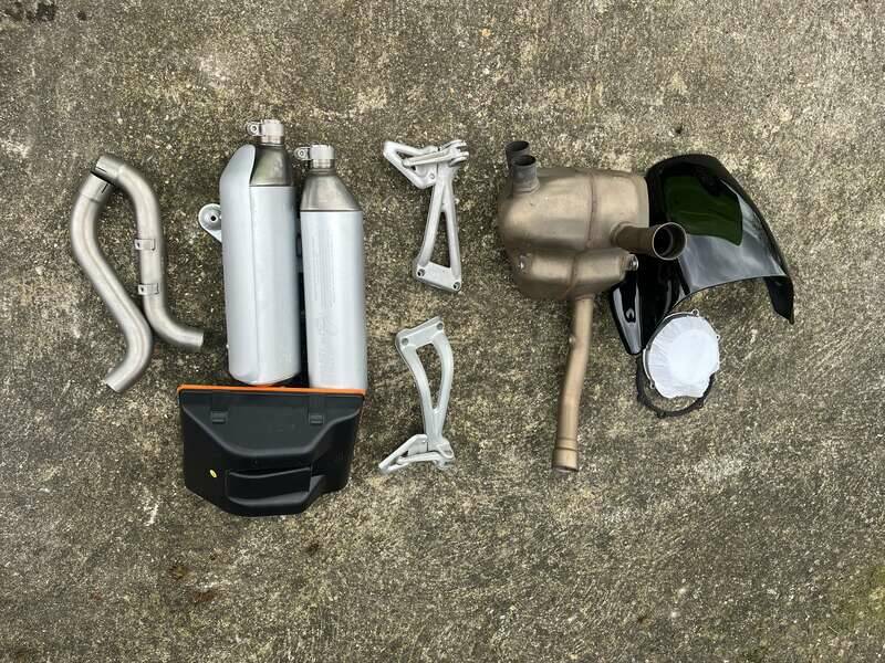 Image 19/22 of Ducati Monster S4R (2004)