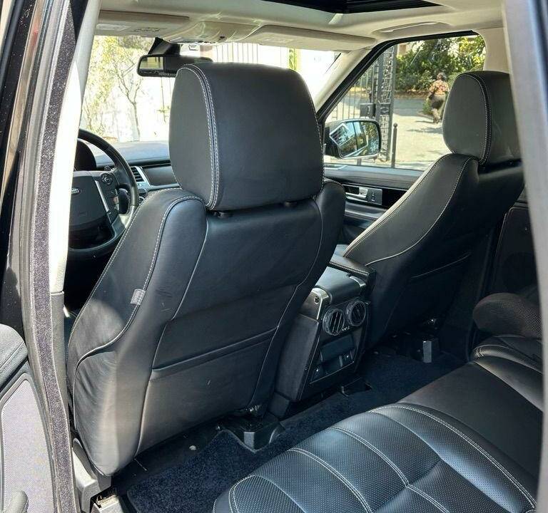 Bild 12/12 von Land Rover Range Rover 4.4 TDV8 Vogue SE (2012)