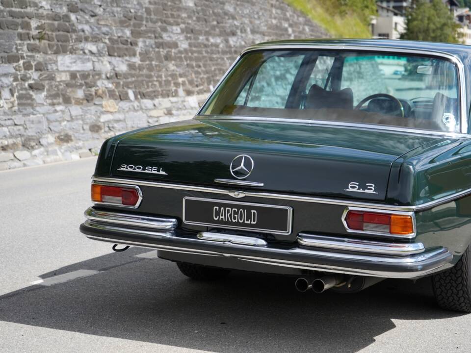 Image 17/39 of Mercedes-Benz 300 SEL 6.3 (1970)