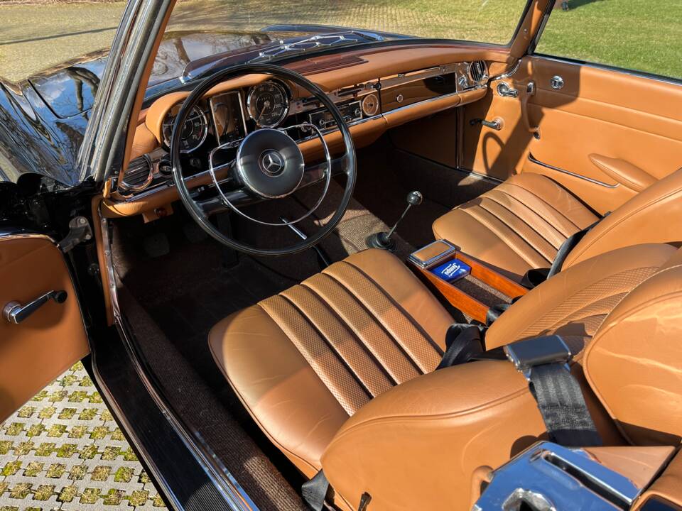 Image 9/29 of Mercedes-Benz 230 SL (1965)