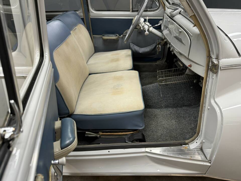 Bild 45/50 von Peugeot 203 C (1960)
